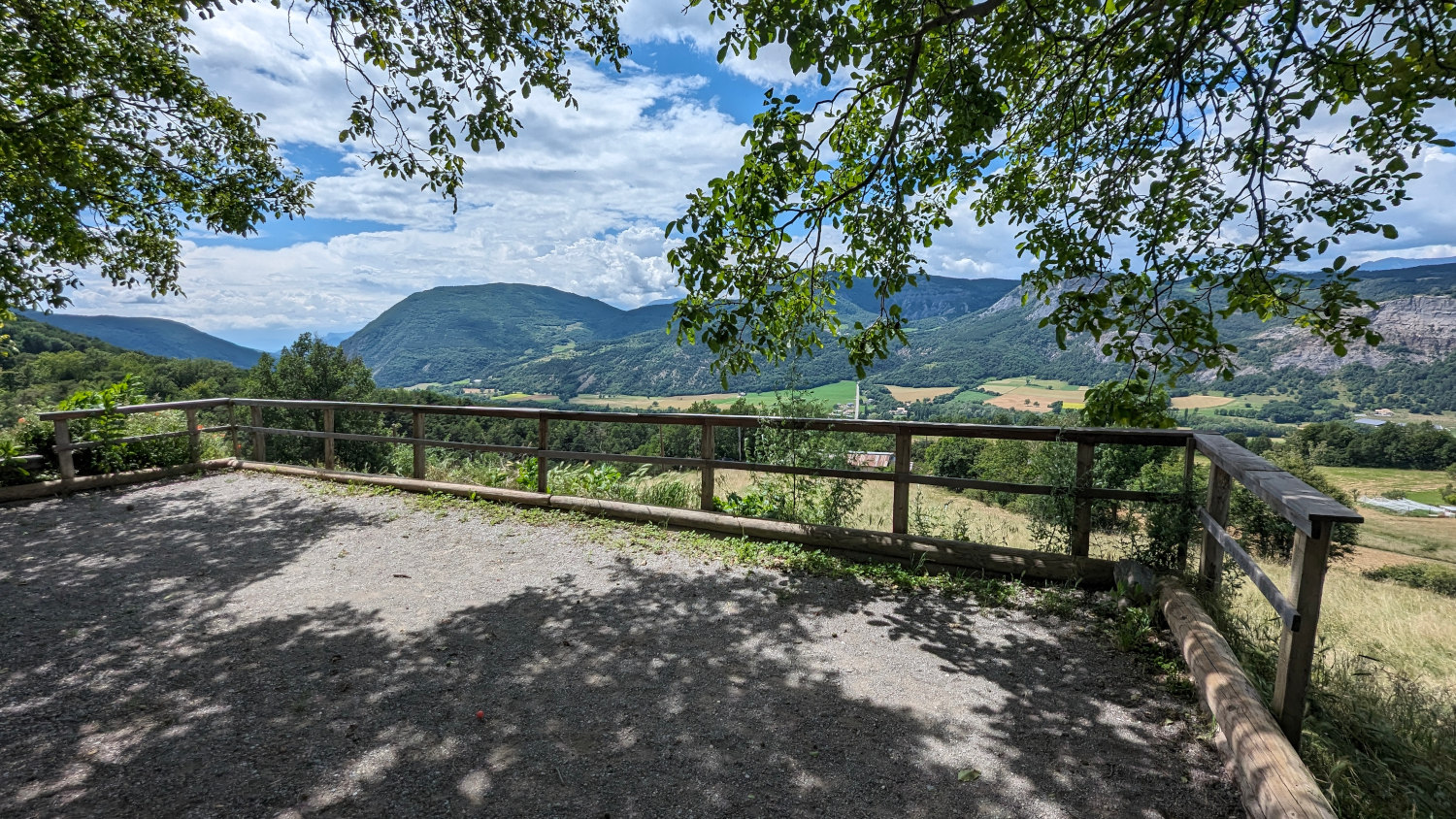 Terrain de pétanque extérieur