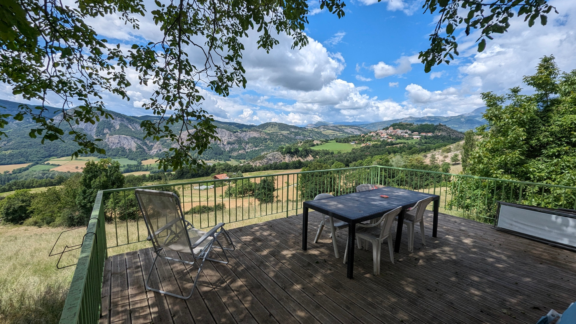 Vue depuis la terrasse du Gîte des Martinets
